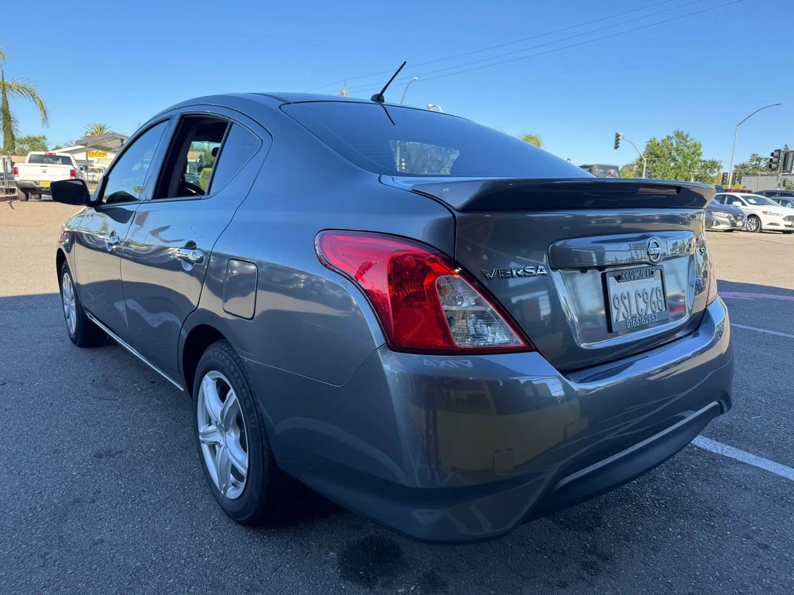 Used 2019 Nissan Versa SV FWD image 7
