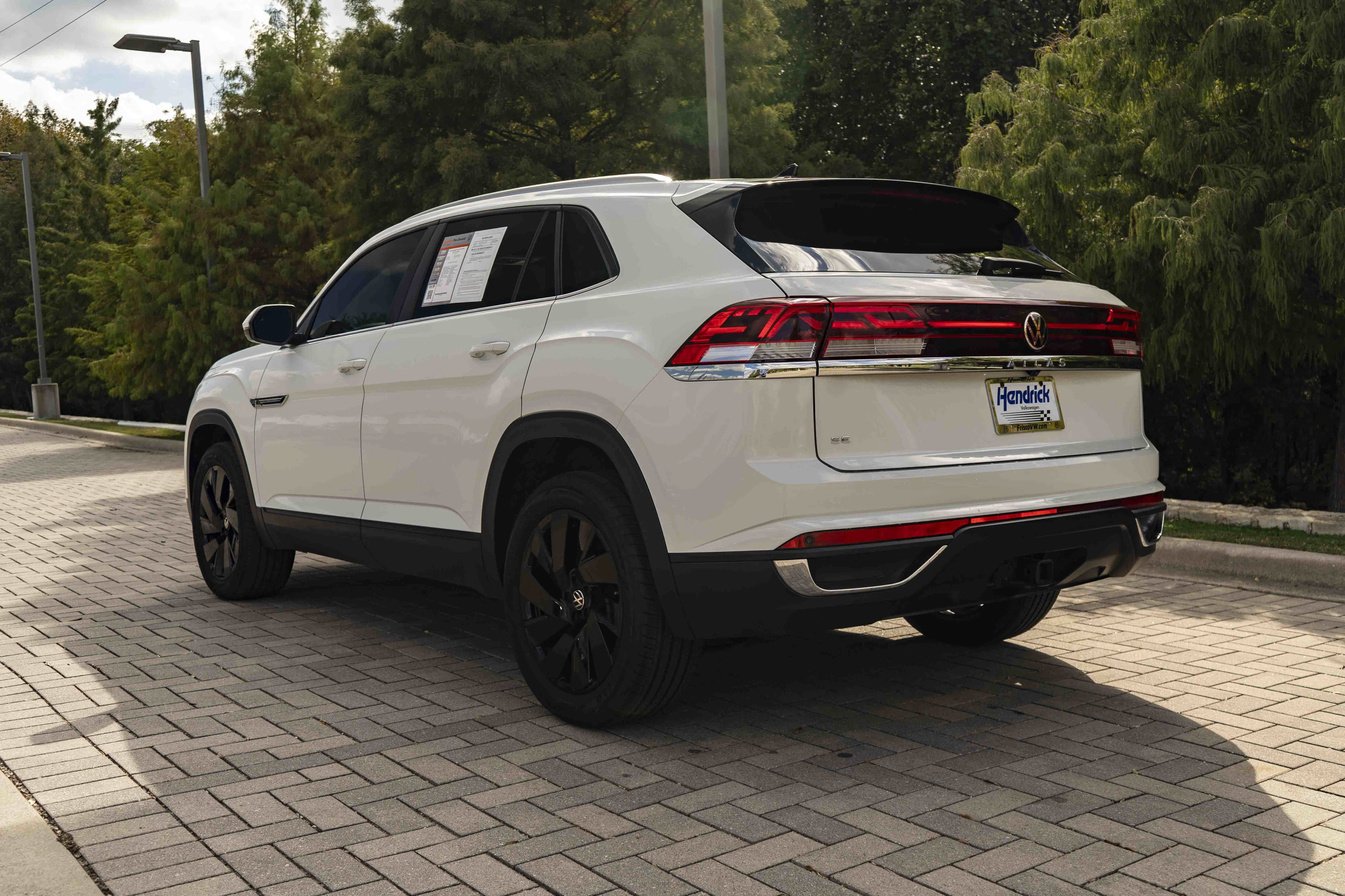 Certified 2024 Volkswagen Atlas Cross Sport SE w/ Panoramic Sunroof Package FWD image 6