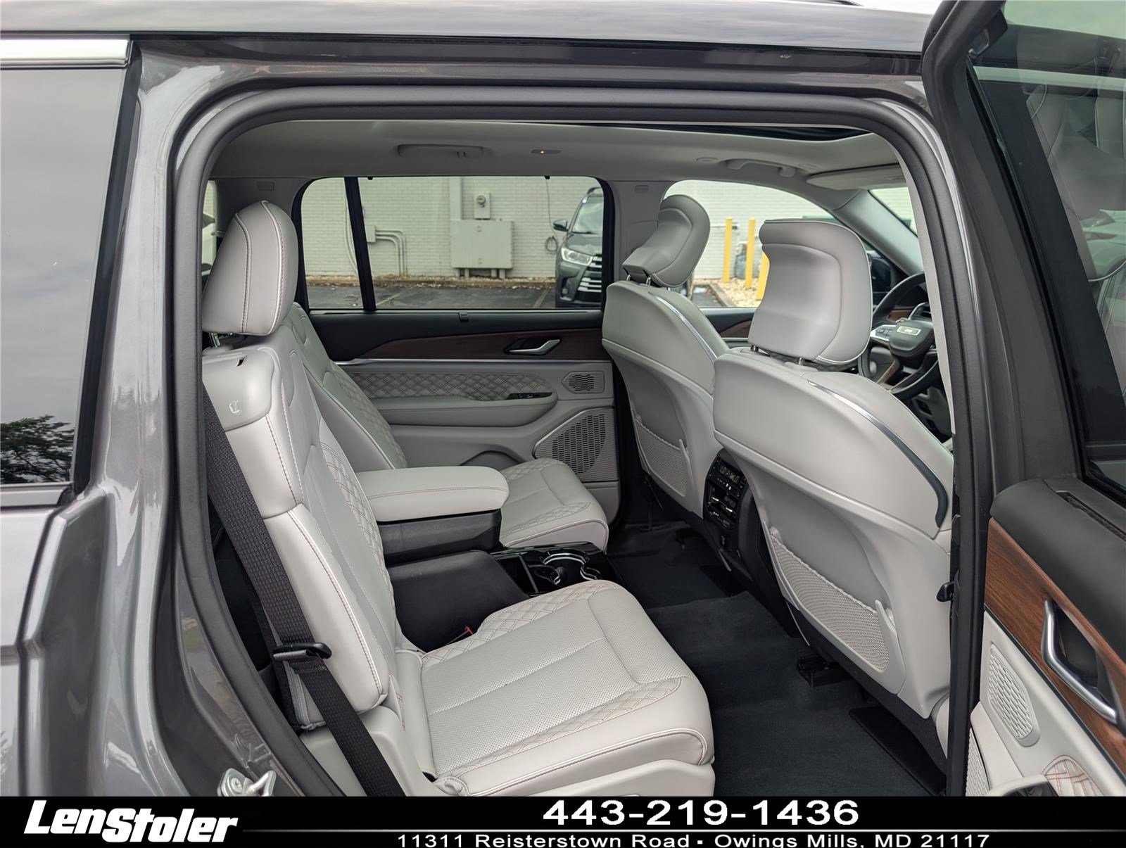 Used 2023 Jeep Grand Cherokee L Summit w/ Advanced Protech Group IV AWD/4WD image 12