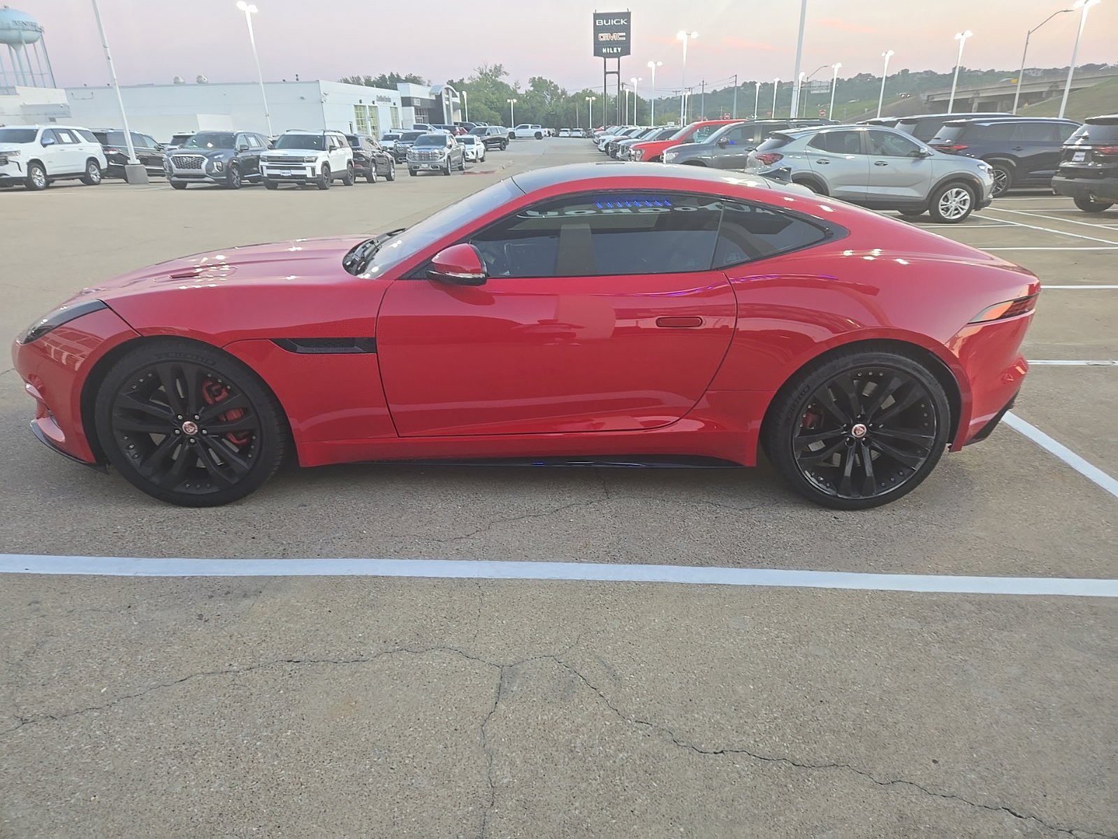 Used 2019 Jaguar F-TYPE R AWD/4WD image 10