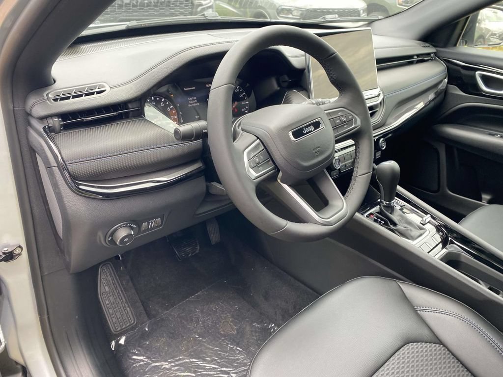 New 2026 Jeep Compass Latitude AWD/4WD image 21