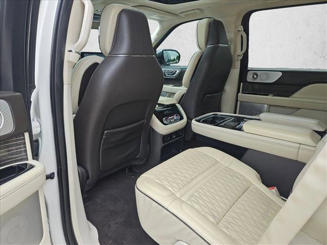 Used 2021 Lincoln Navigator Black Label w/ Cargo Convenience Package AWD/4WD image 12