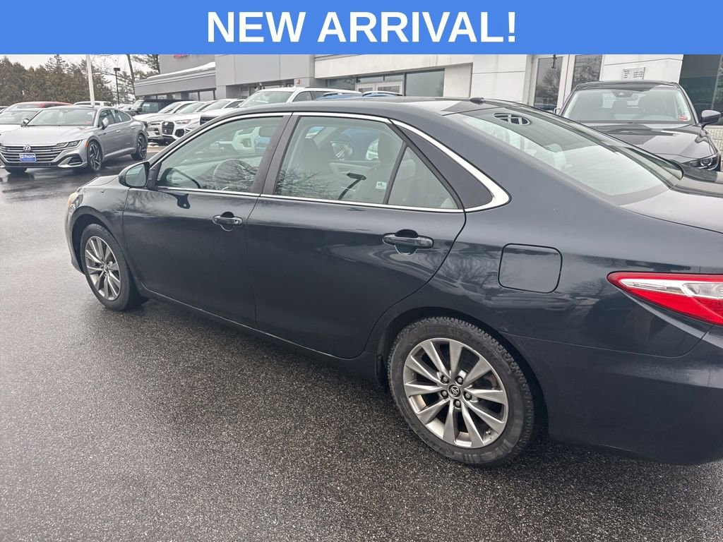 Used 2015 Toyota Camry XLE w/ Moonroof Package image 14