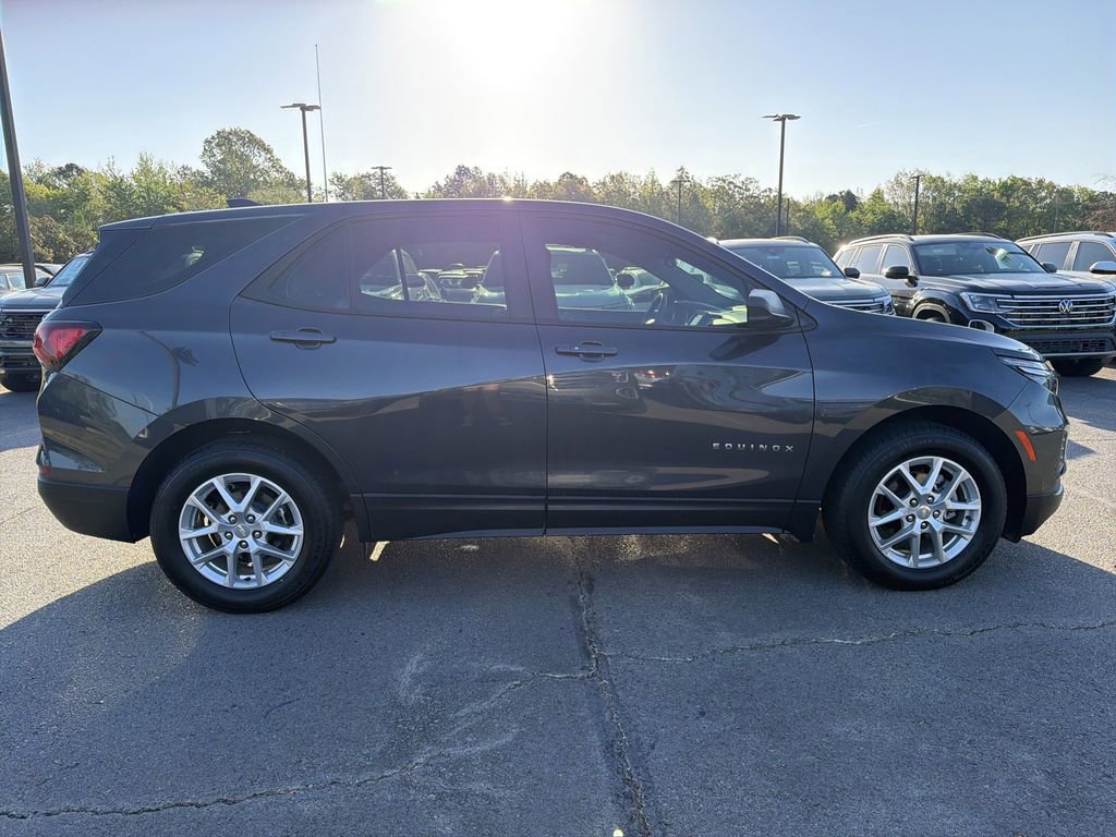 Used 2022 Chevrolet Equinox LS FWD image 6