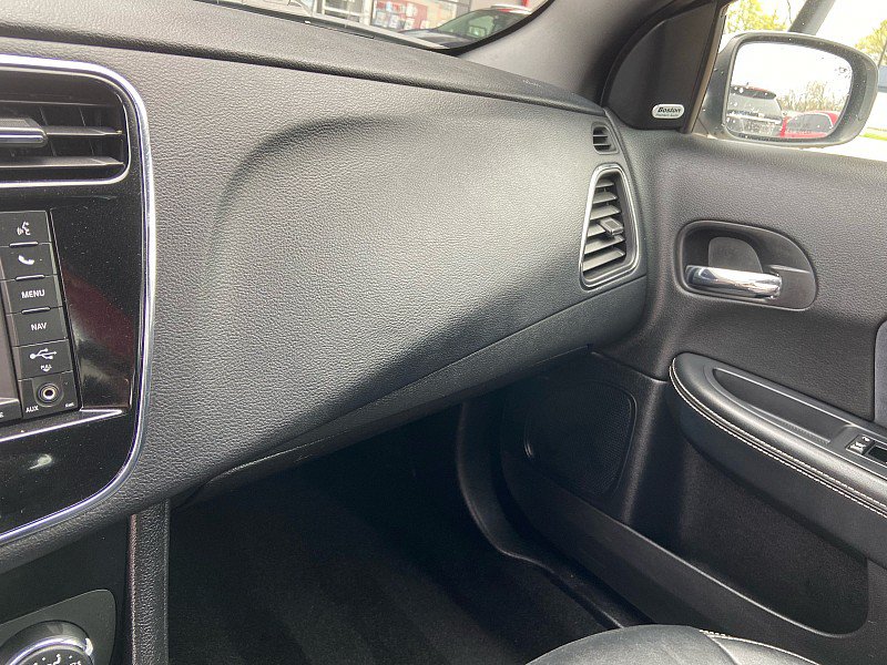 Used 2012 Chrysler 200 S FWD image 13