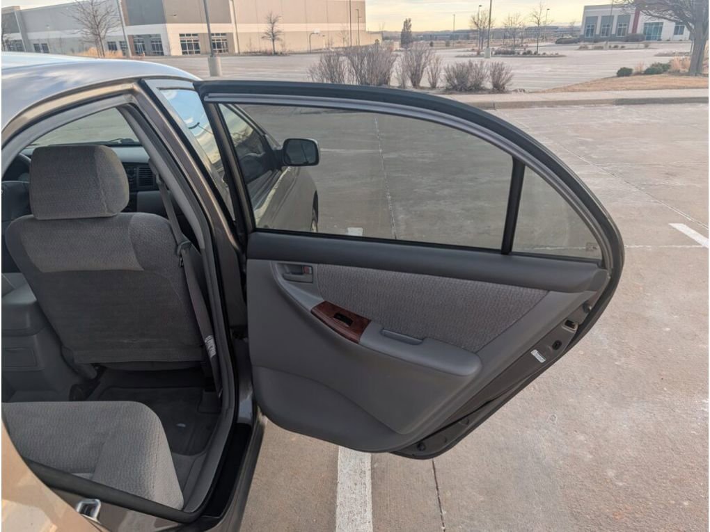 Used 2003 Toyota Corolla LE image 24