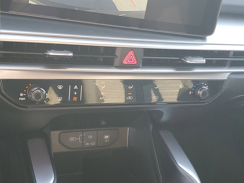 New 2026 Kia Sorento LX image 17