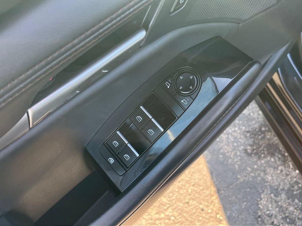 Used 2024 MAZDA MAZDA3 s FWD image 11