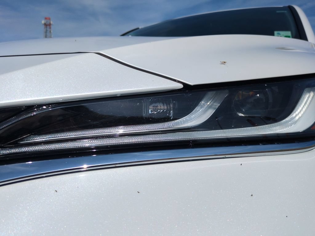 Used 2023 Toyota Venza LE AWD/4WD image 10