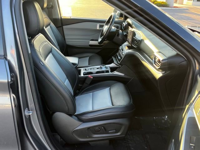 Used 2023 Ford Explorer XLT w/ Equipment Group 202A image 10