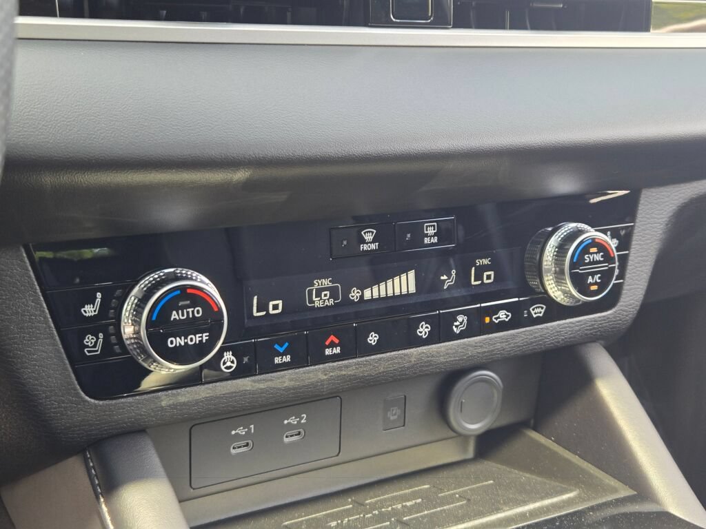 New 2026 Mitsubishi Outlander SEL AWD/4WD image 26