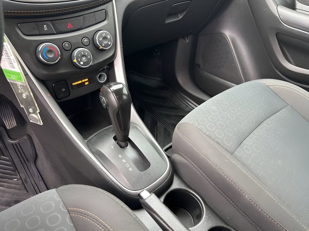 Certified 2020 Chevrolet Trax LS w/ Tint and Cruise Package image 36