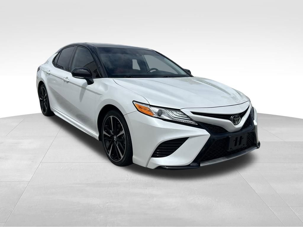 Used 2020 Toyota Camry XSE image 2