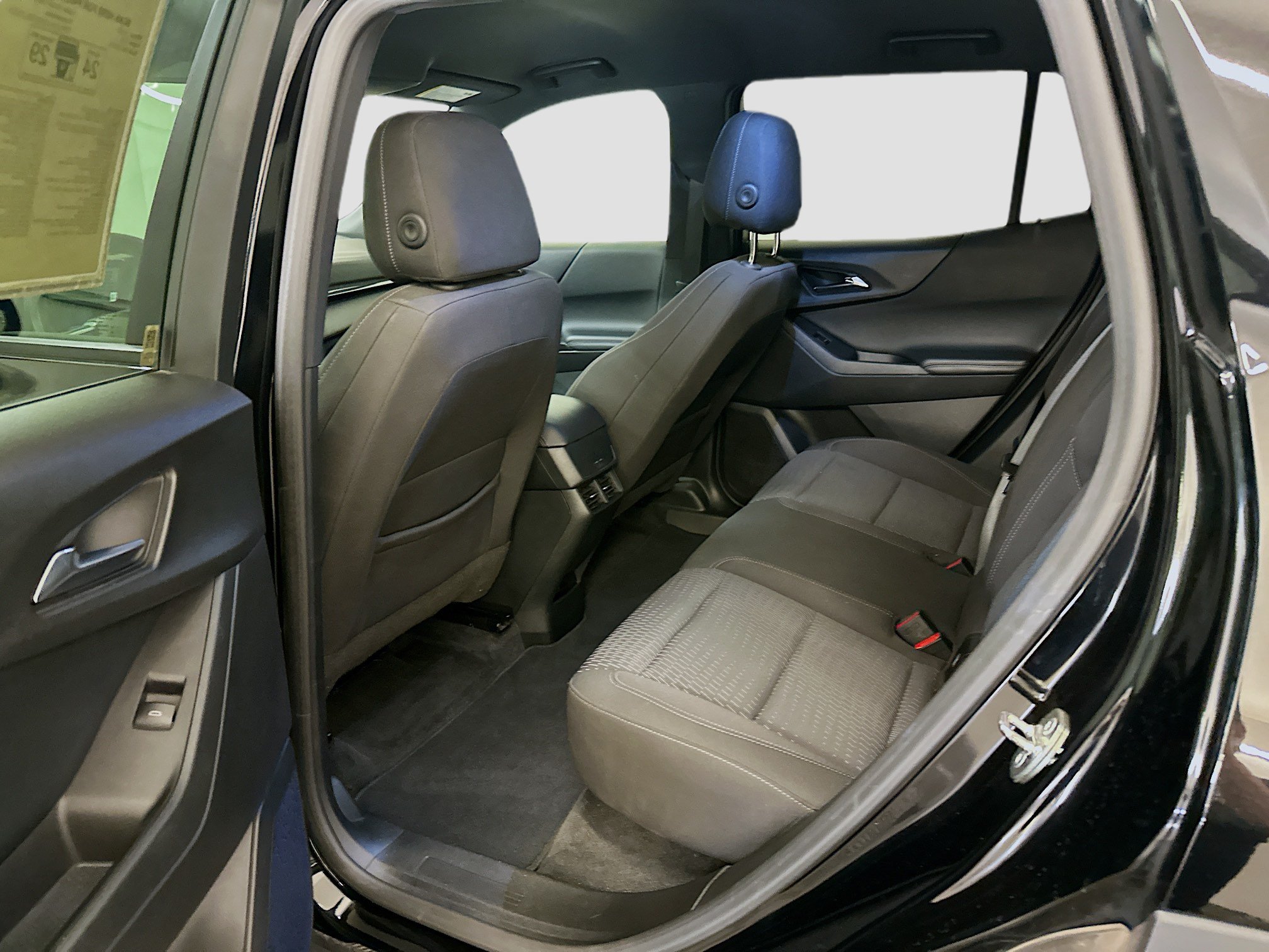 Used 2025 Chevrolet Equinox LT AWD/4WD image 29