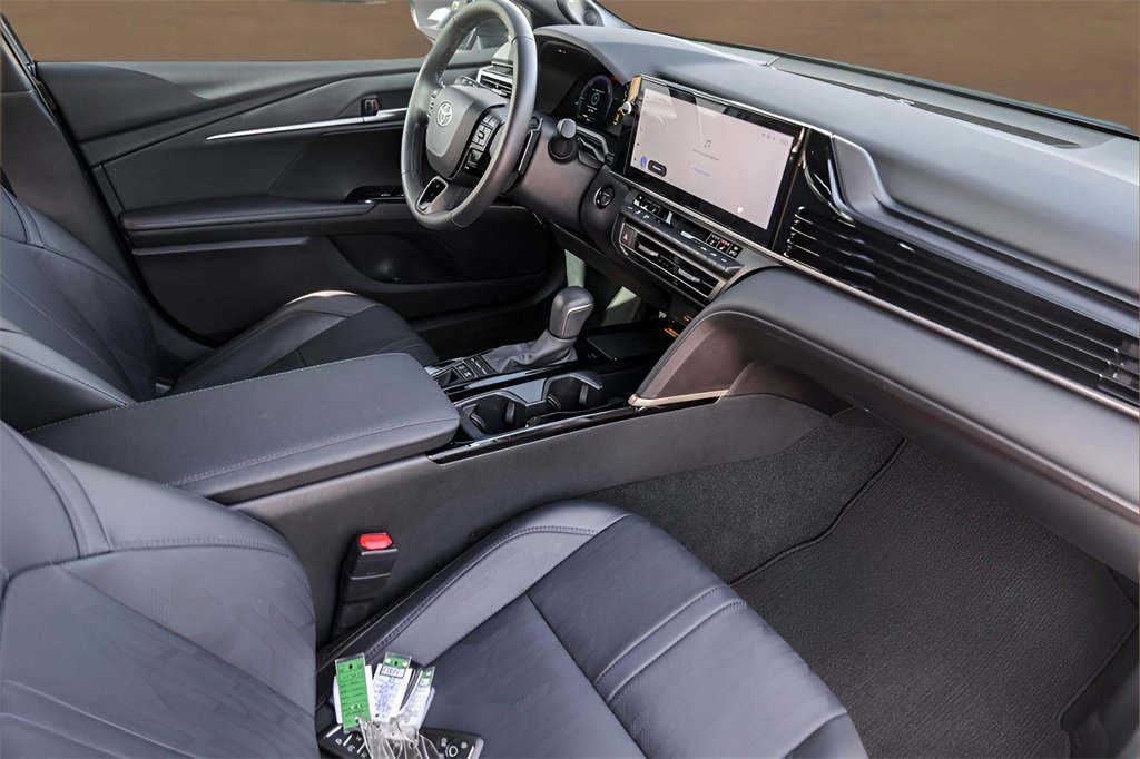 Used 2025 Toyota Camry XSE image 30