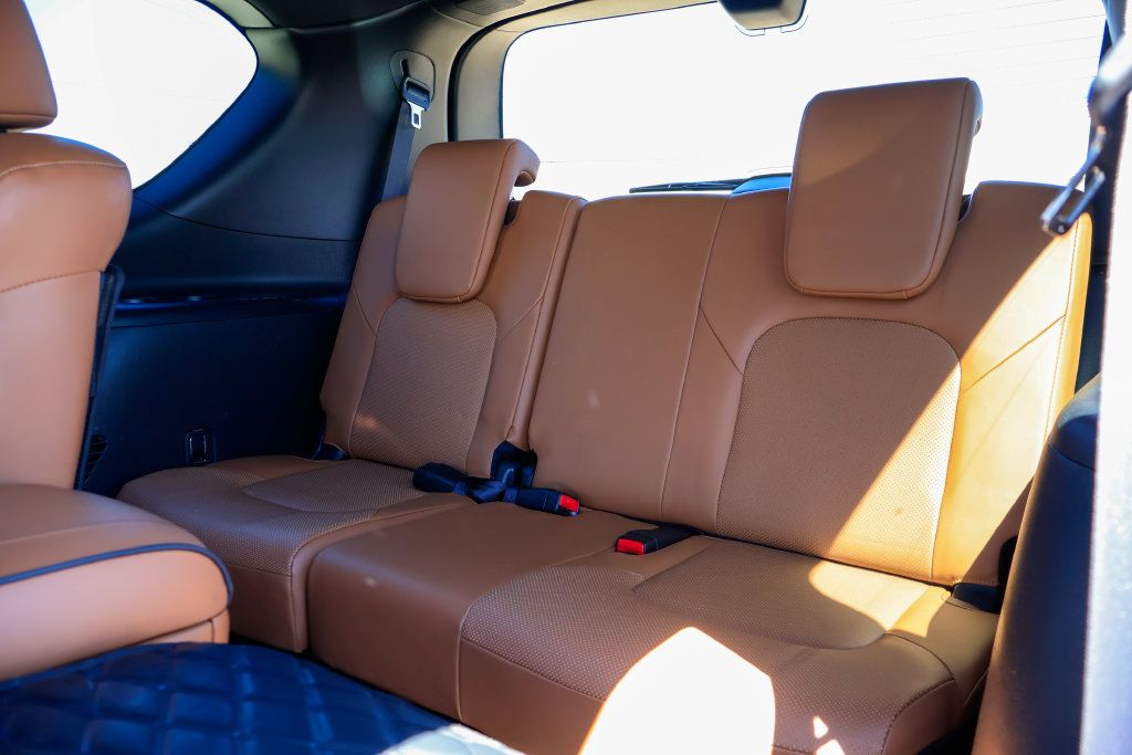 Used 2023 INFINITI QX80 Sensory w/ Cargo Package AWD/4WD image 10