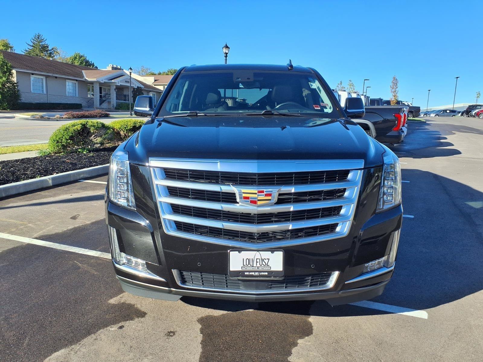 Used 2019 Cadillac Escalade Premium Luxury AWD/4WD image 34
