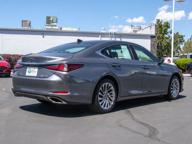 Used 2019 Lexus ES 350 Ultra Luxury w/ Accessory Package image 7