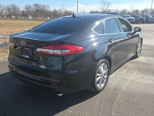 Used 2020 Ford Fusion SE image 4