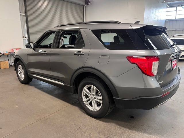 Used 2023 Ford Explorer XLT w/ Equipment Group 202A image 5