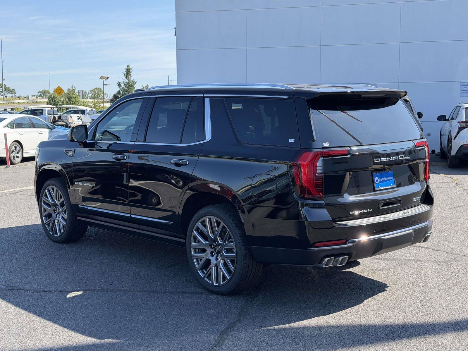New 2026 GMC Yukon Denali Ultimate AWD/4WD image 3