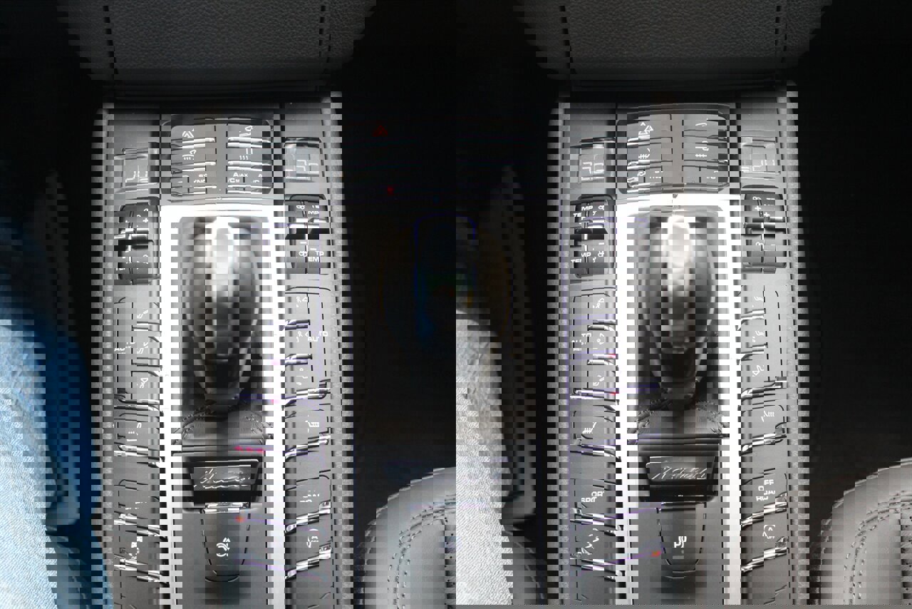 Used 2016 Porsche Macan S image 8