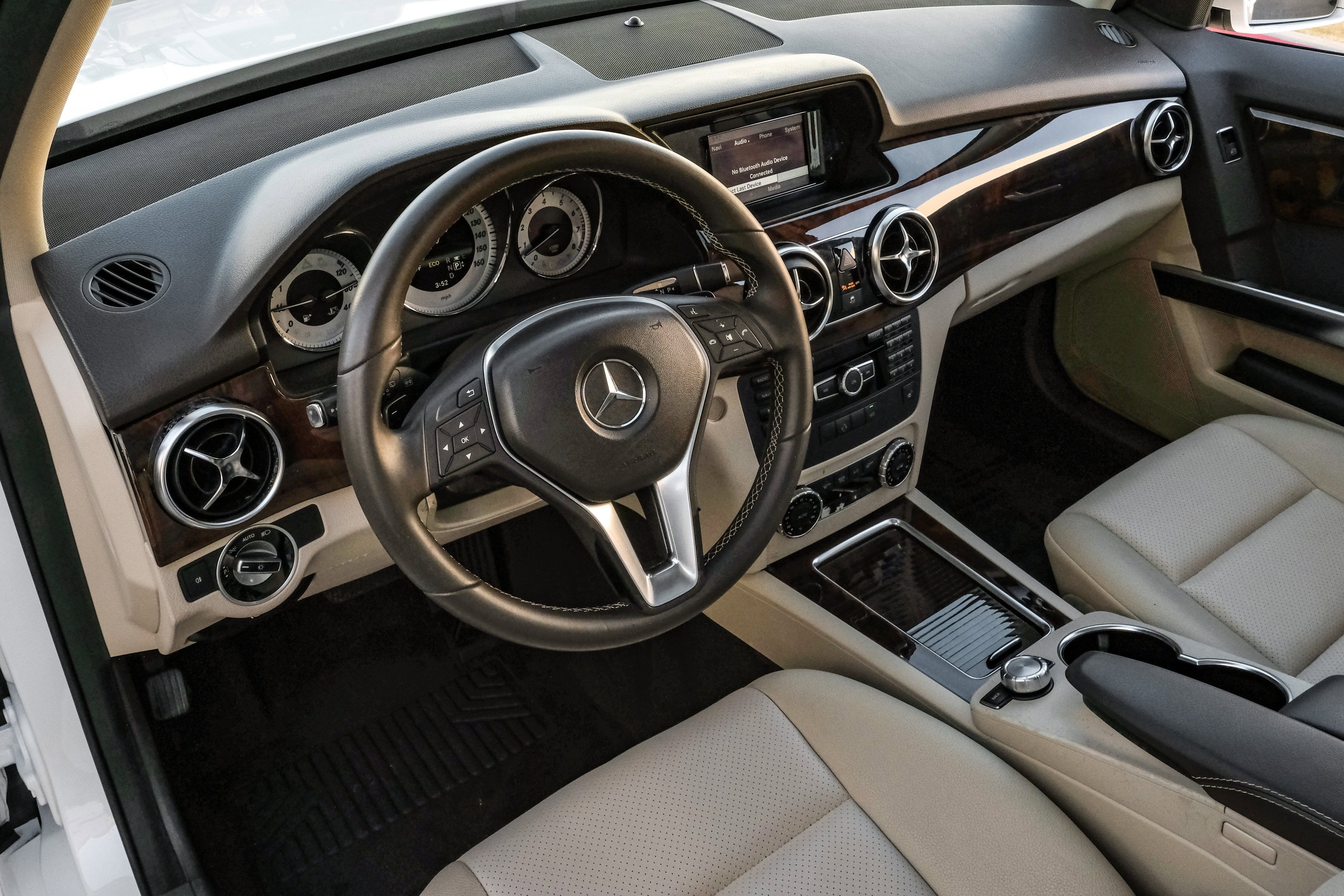 Used 2013 Mercedes-Benz GLK 350 2WD image 2