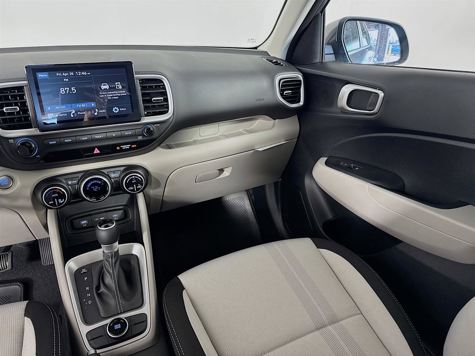 New 2025 Hyundai Venue SEL image 23