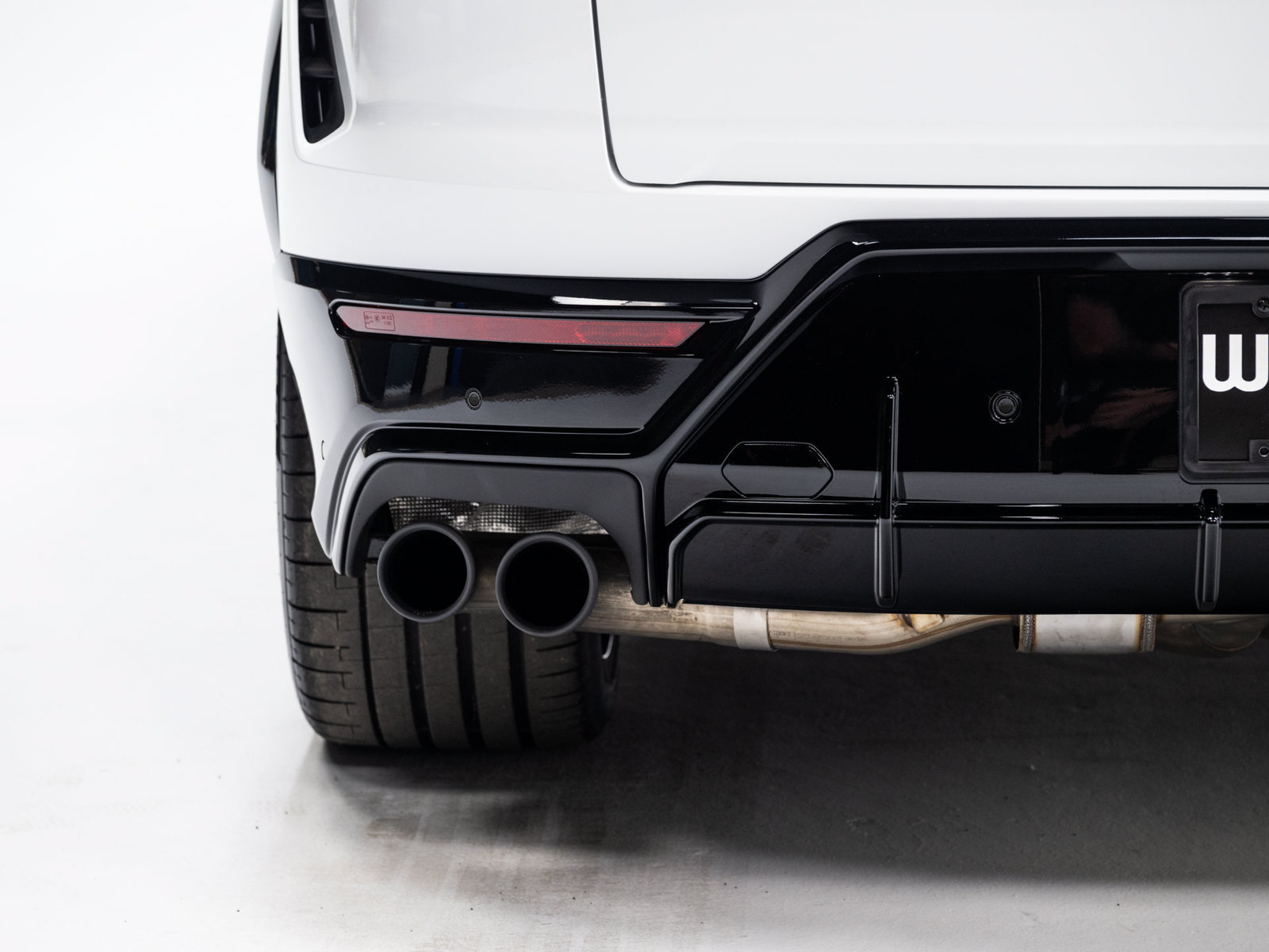 Used 2025 Lamborghini Urus SE AWD/4WD image 28