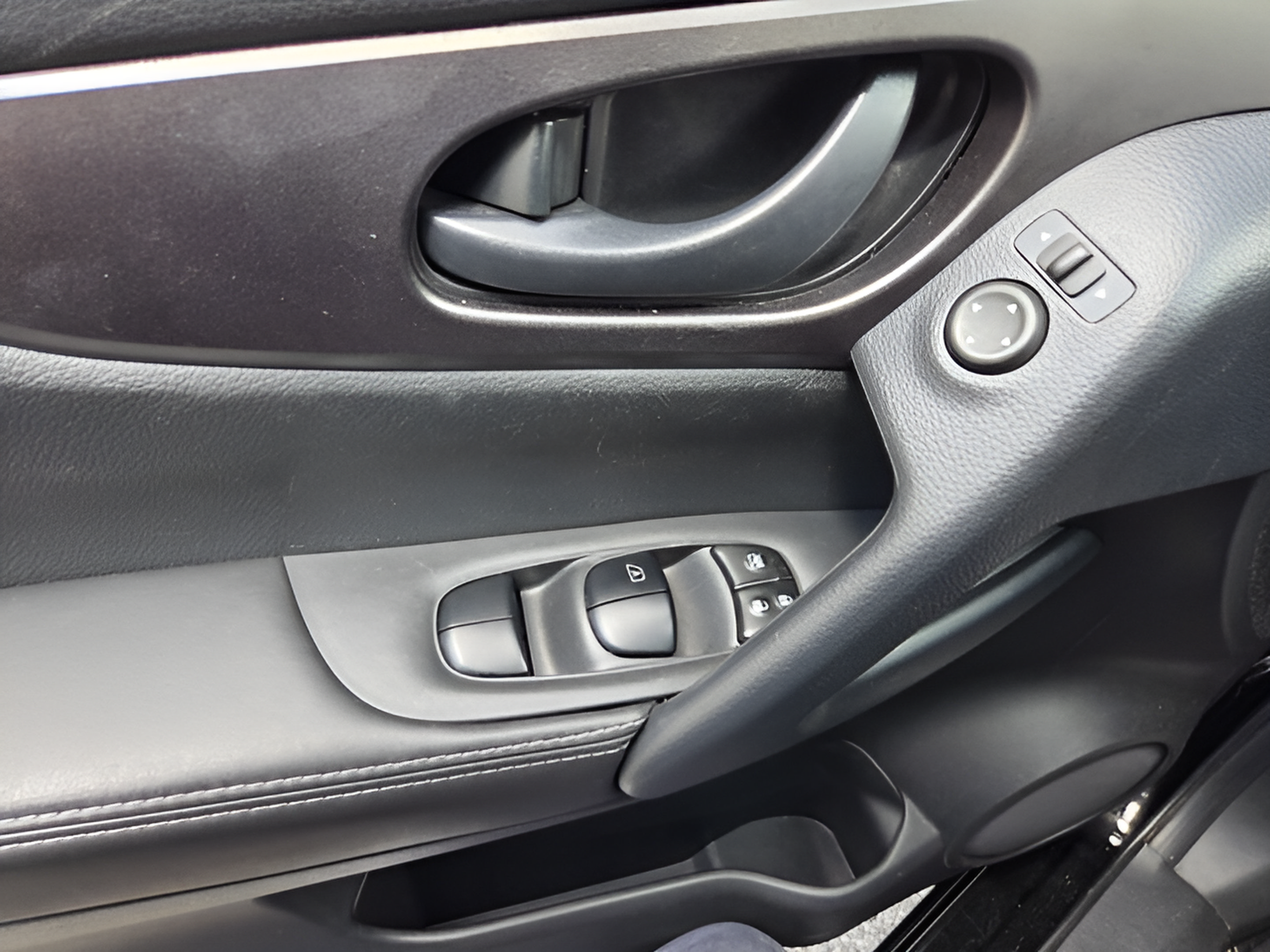 Used 2021 Nissan Rogue Sport S FWD image 20