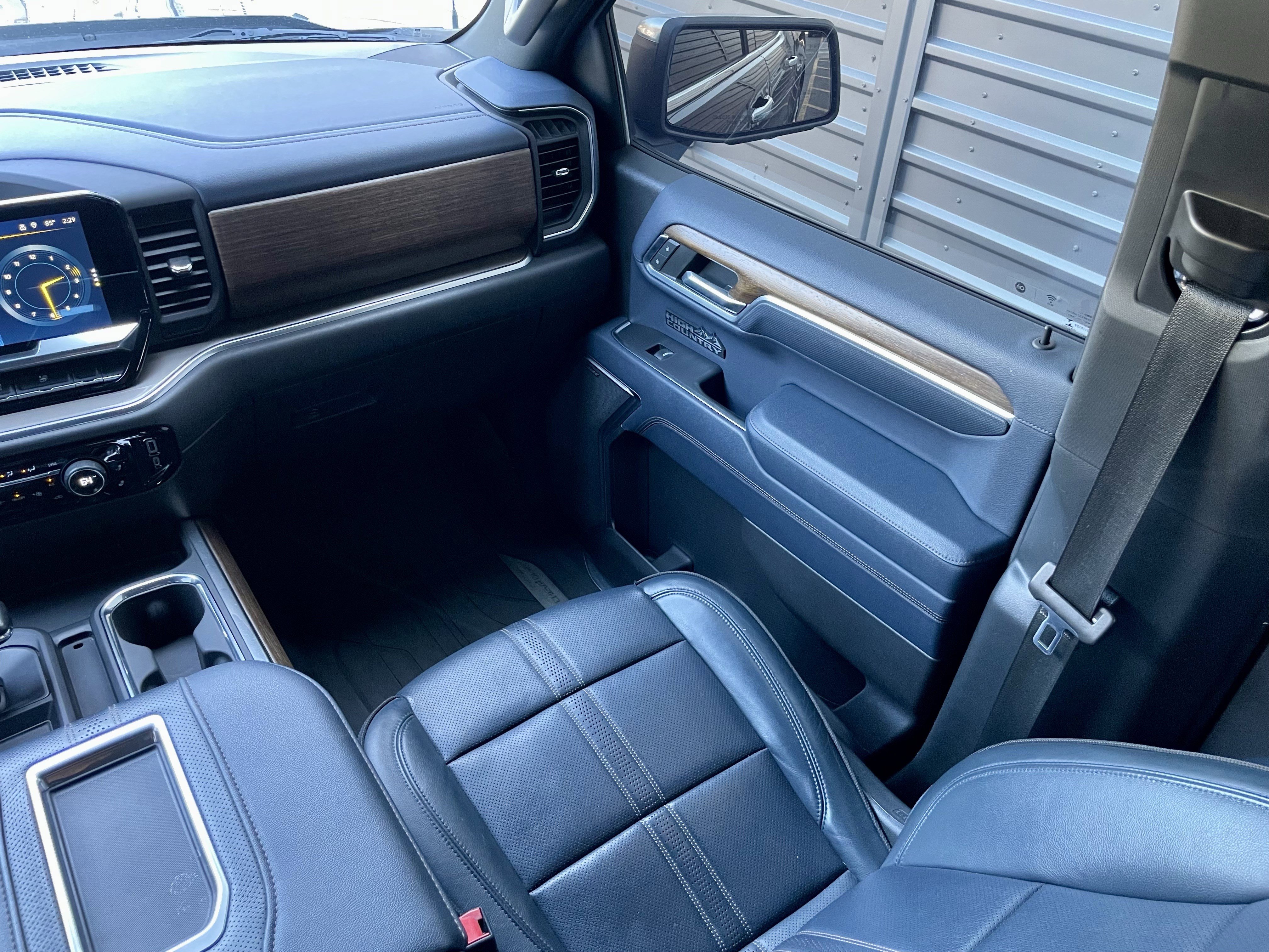 Used 2022 Chevrolet Silverado 1500 High Country w/ High Country Premium Package image 18