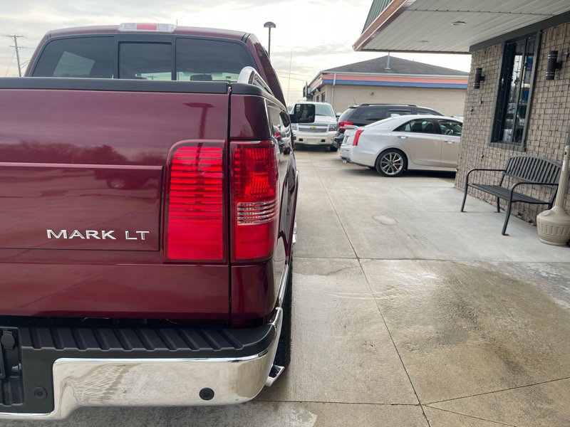 Used 2006 Lincoln Mark LT 4x4 image 11