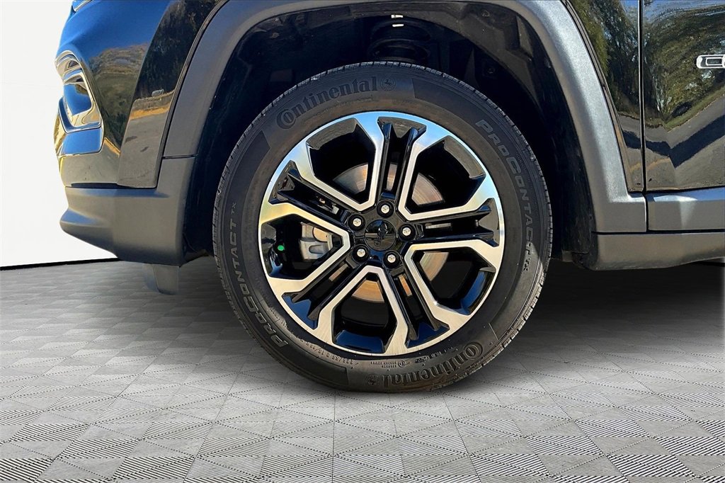 Used 2022 Jeep Compass Limited image 9