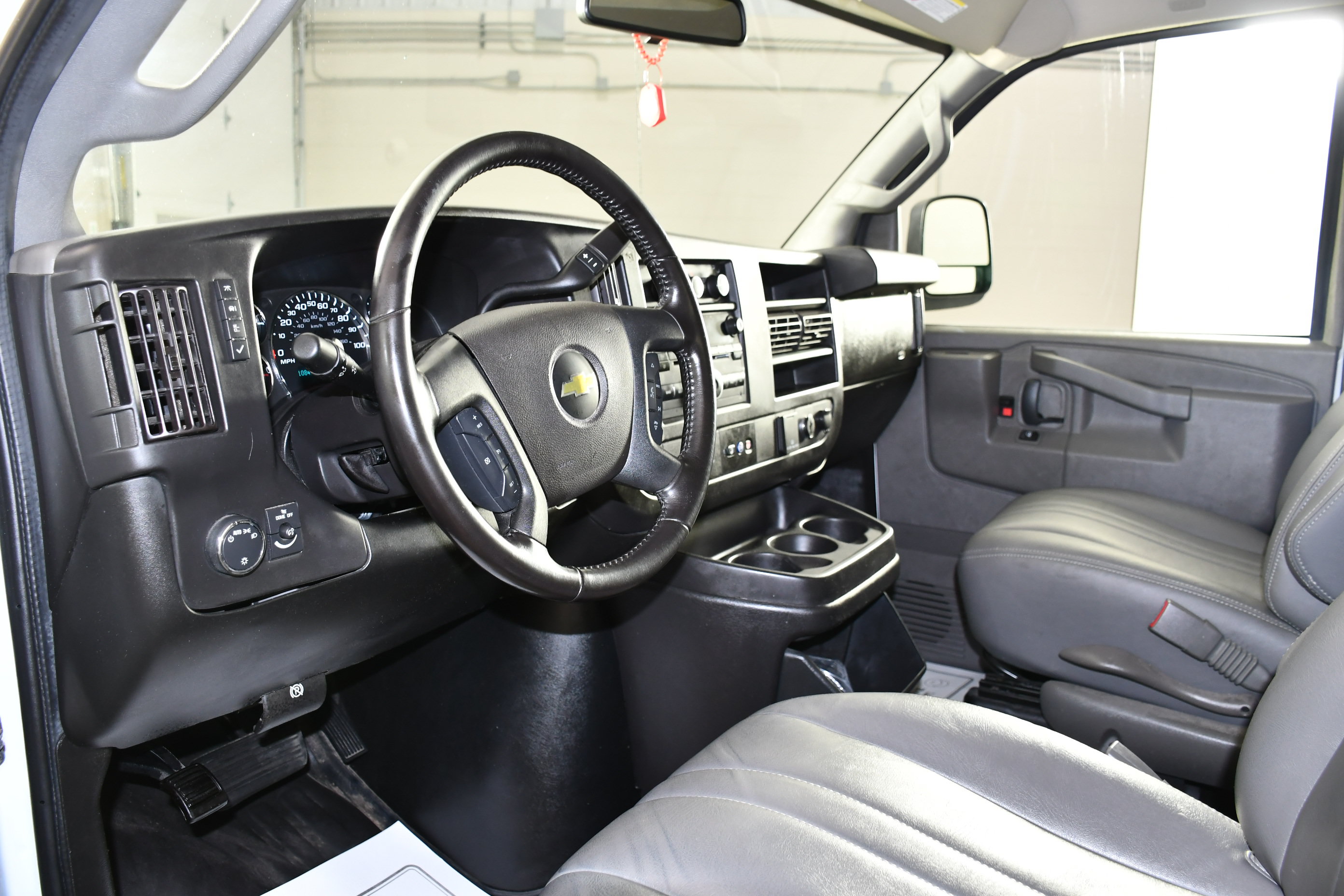 Used 2020 Chevrolet Express 2500 w/ Driver Convenience Package RWD image 2