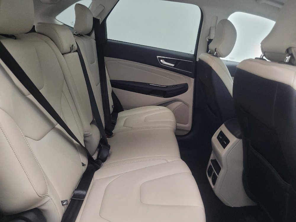 Used 2018 Ford Edge Titanium w/ Technology Package FWD image 19