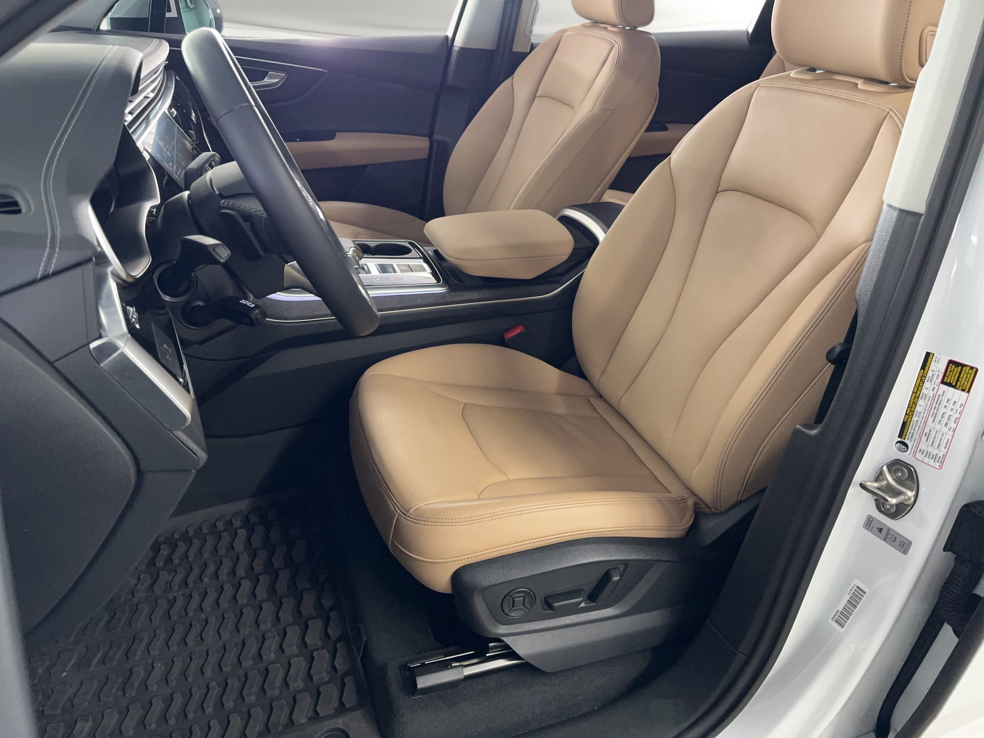 Used 2025 Audi Q7 3.0T Premium w/ Convenience Package image 5