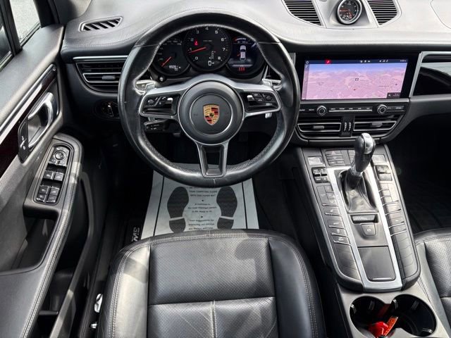 Used 2021 Porsche Macan w/ Premium Package AWD/4WD image 12