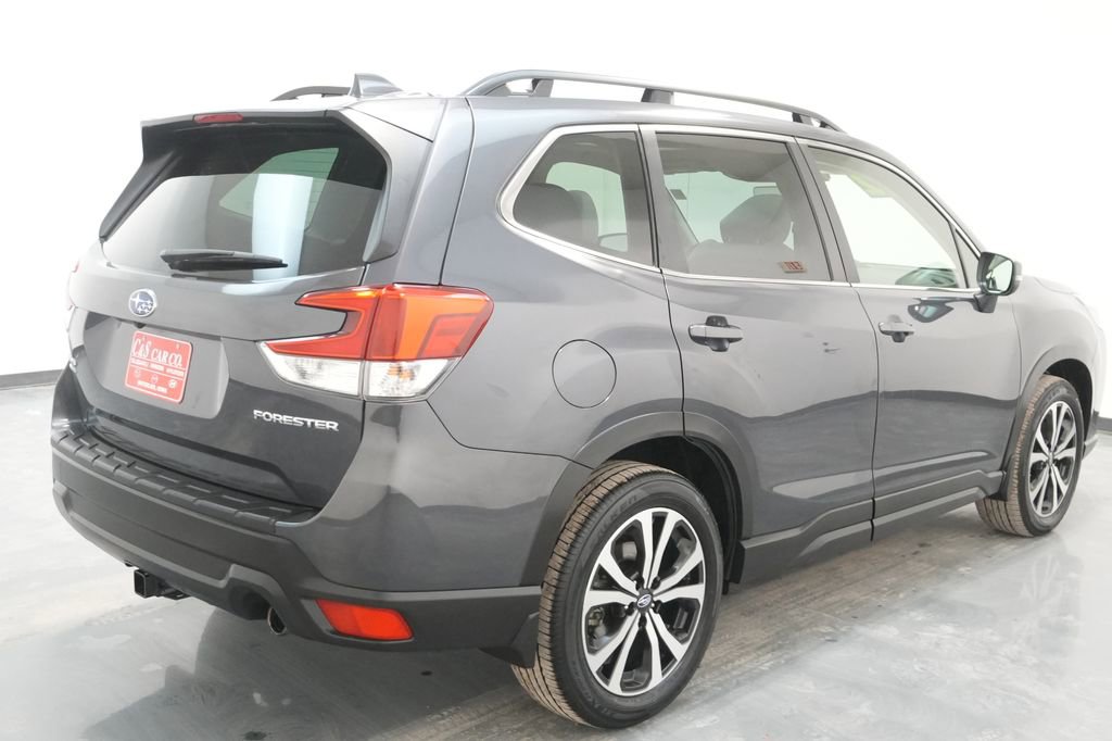Used 2022 Subaru Forester Limited image 9