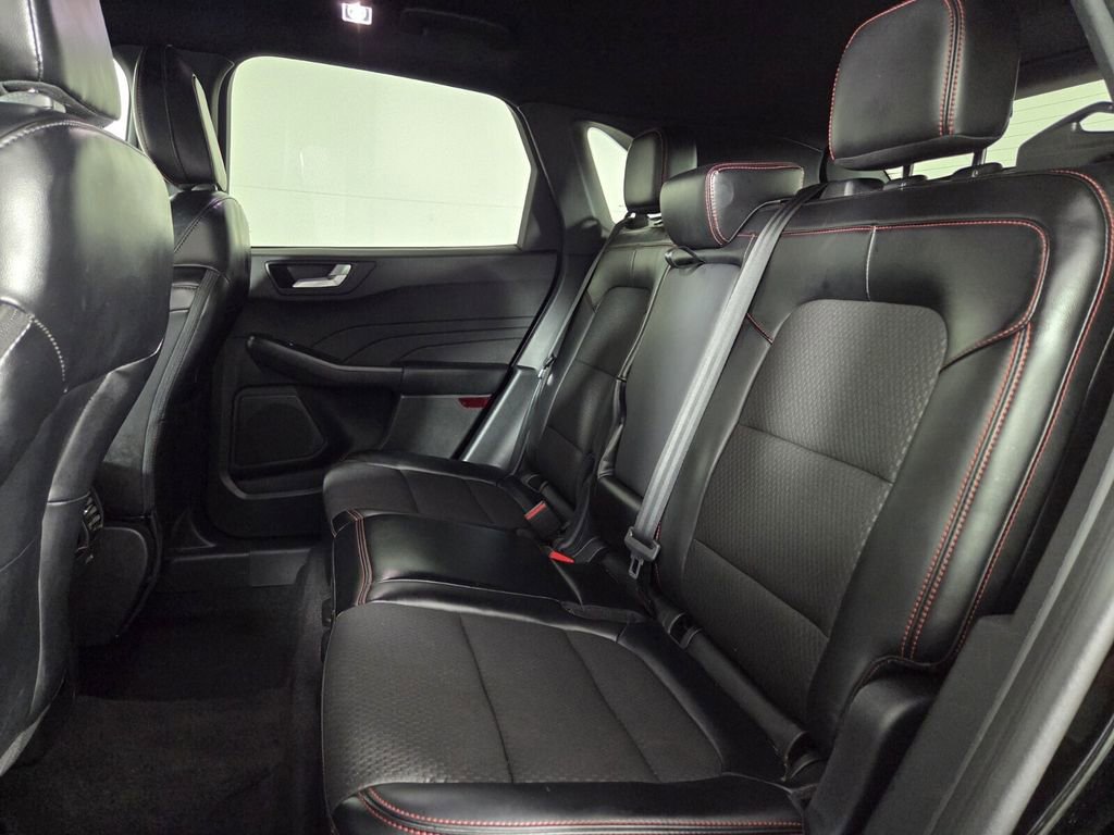 Used 2024 Ford Escape ST-Line image 13