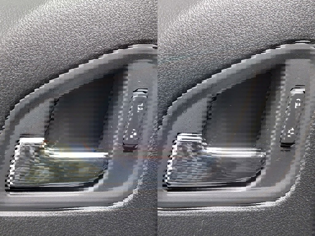 Used 2018 GMC Canyon SLE w/ SLE Convenience Package image 23