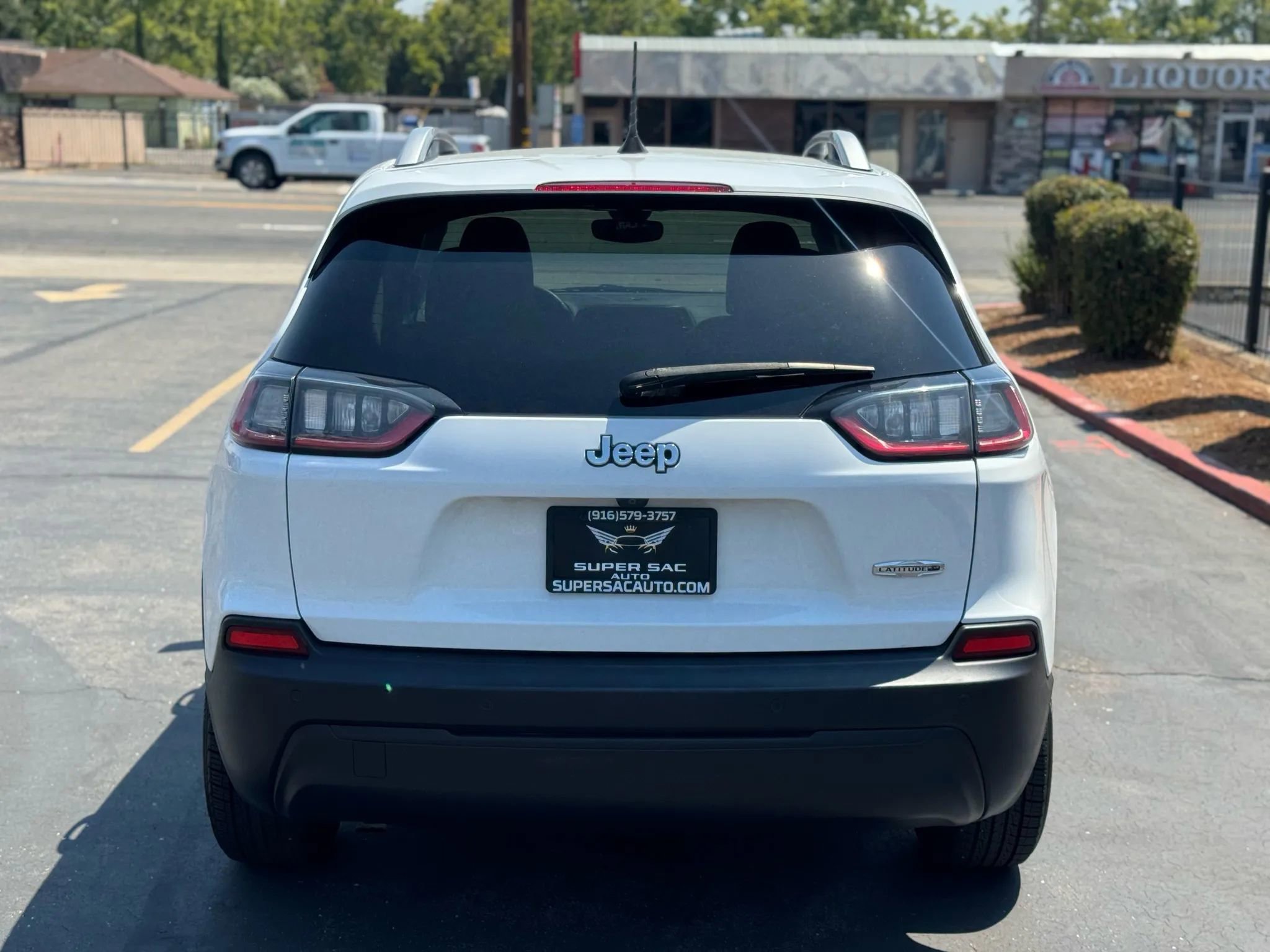 Used 2020 Jeep Cherokee Latitude Plus w/ Comfort/Convenience Group image 5