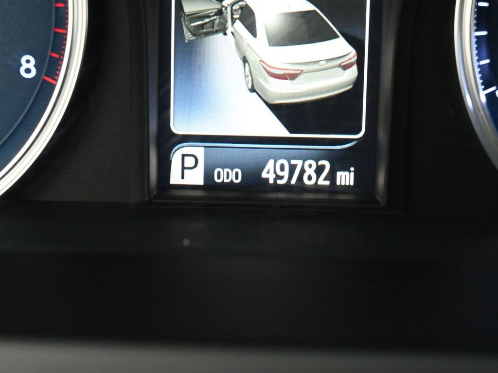 Used 2016 Toyota Camry XLE image 19