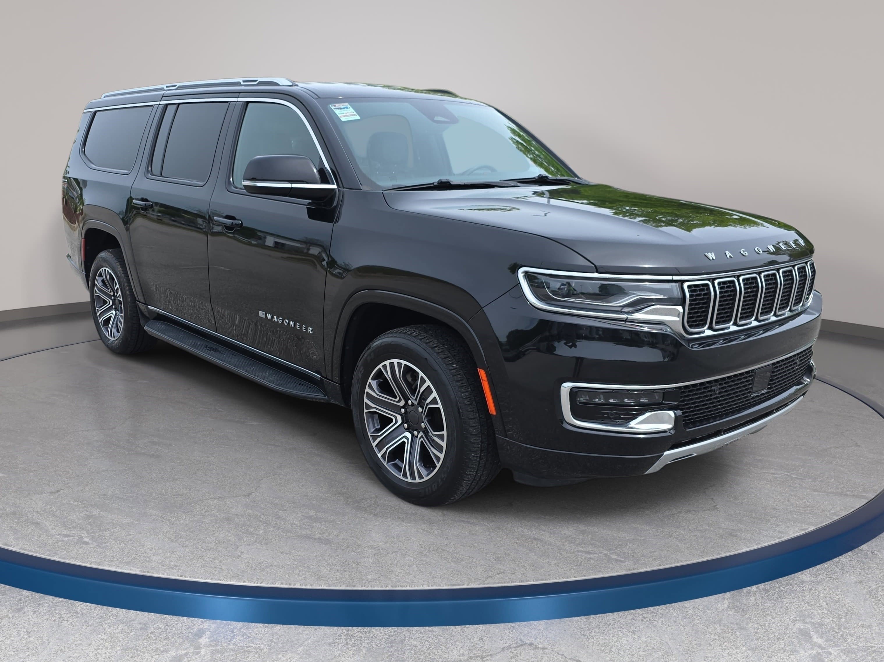 Used 2024 Jeep Wagoneer L Series II RWD image 3