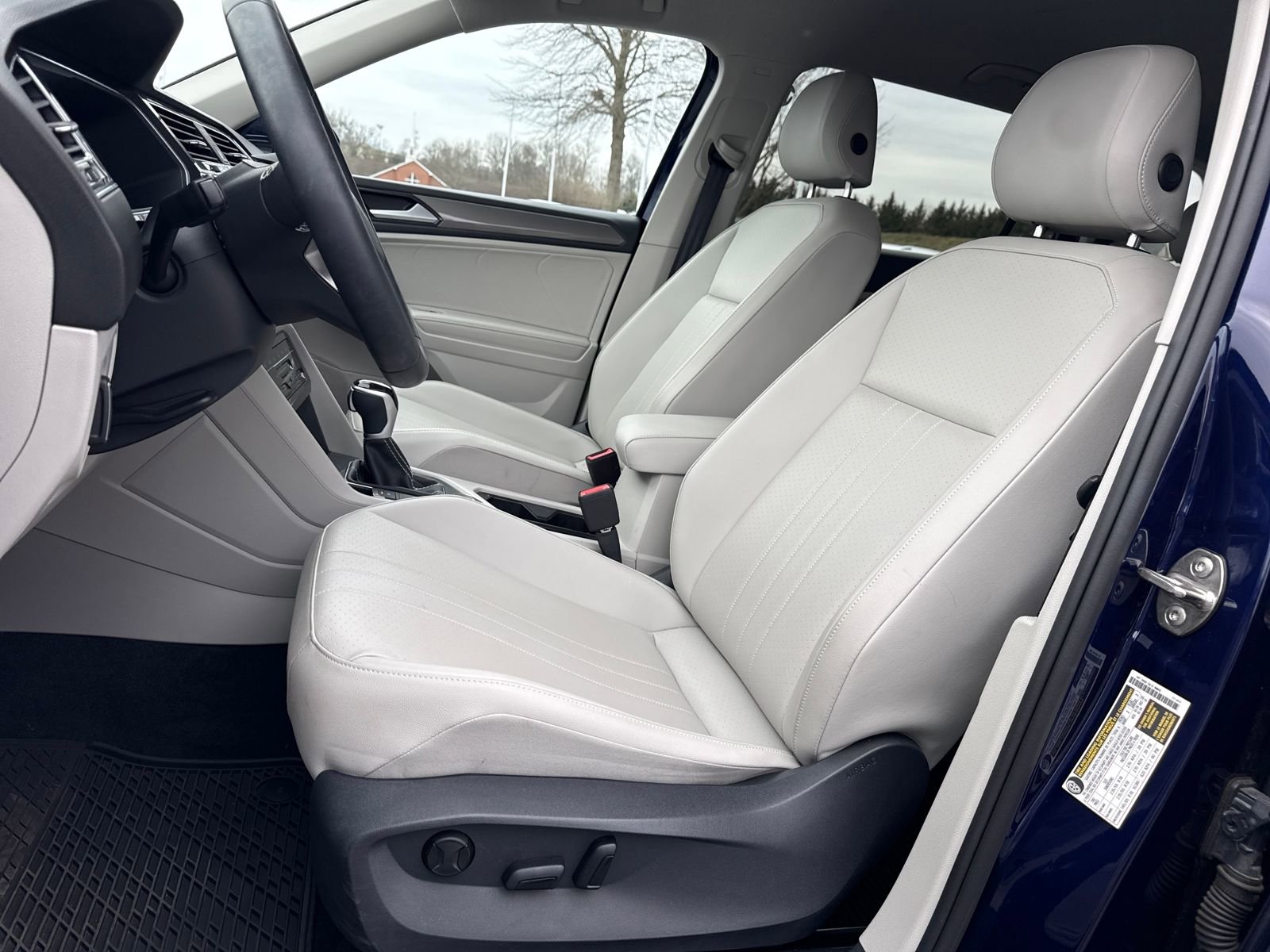 Certified 2023 Volkswagen Tiguan SE image 10