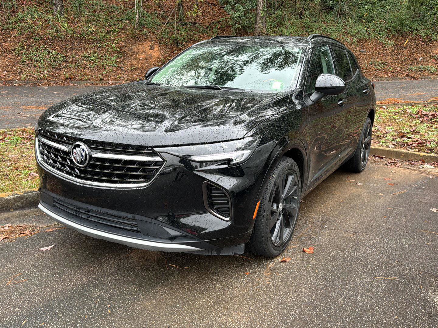 Certified 2022 Buick Envision Essence w/ Sport Touring Package image 2