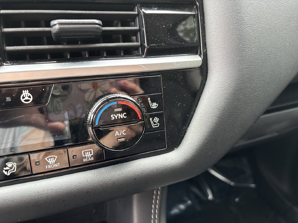 Certified 2024 Nissan Pathfinder Platinum AWD/4WD image 36