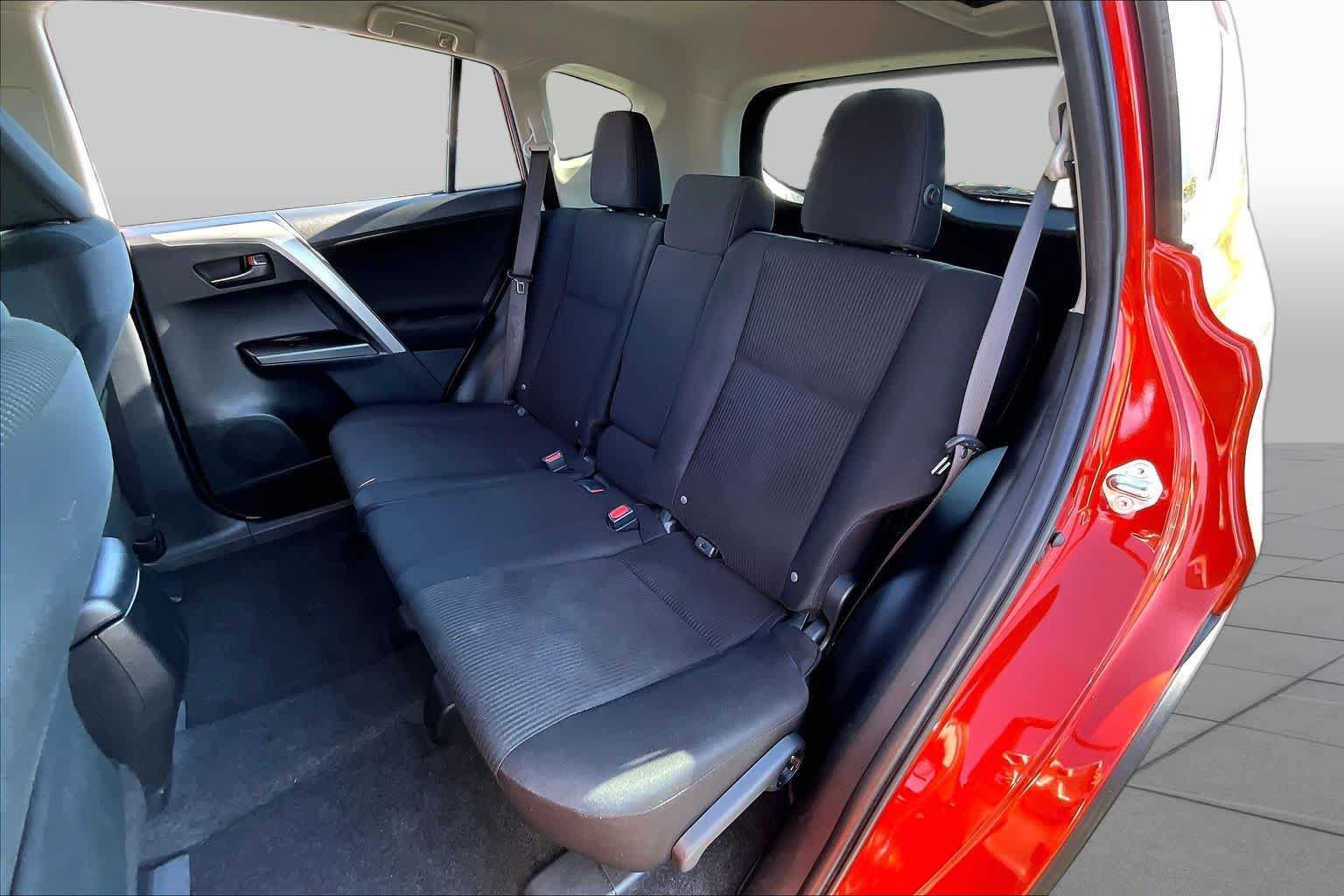 Used 2016 Toyota RAV4 LE AWD/4WD image 20
