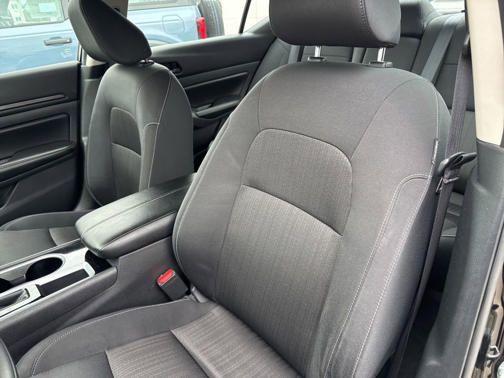 Used 2024 Nissan Altima 2.5 SV image 4