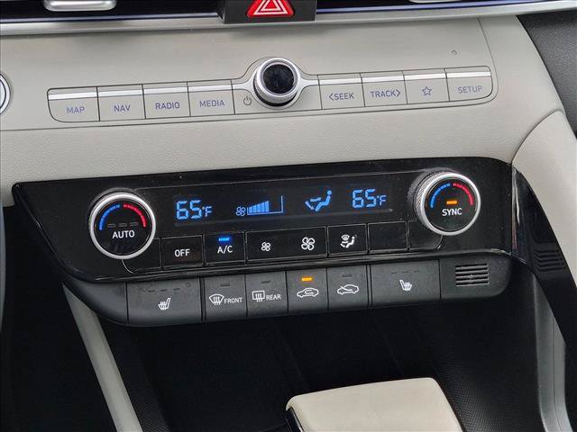 Used 2025 Hyundai Elantra Limited FWD image 15