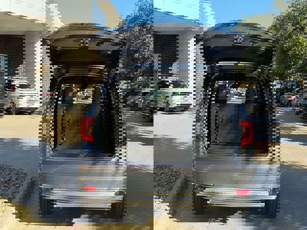 Used 2019 Honda Pilot Touring image 6